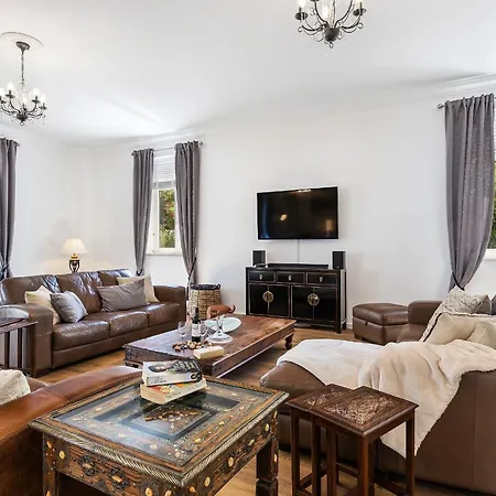 Isabella By Ocvillas וילה